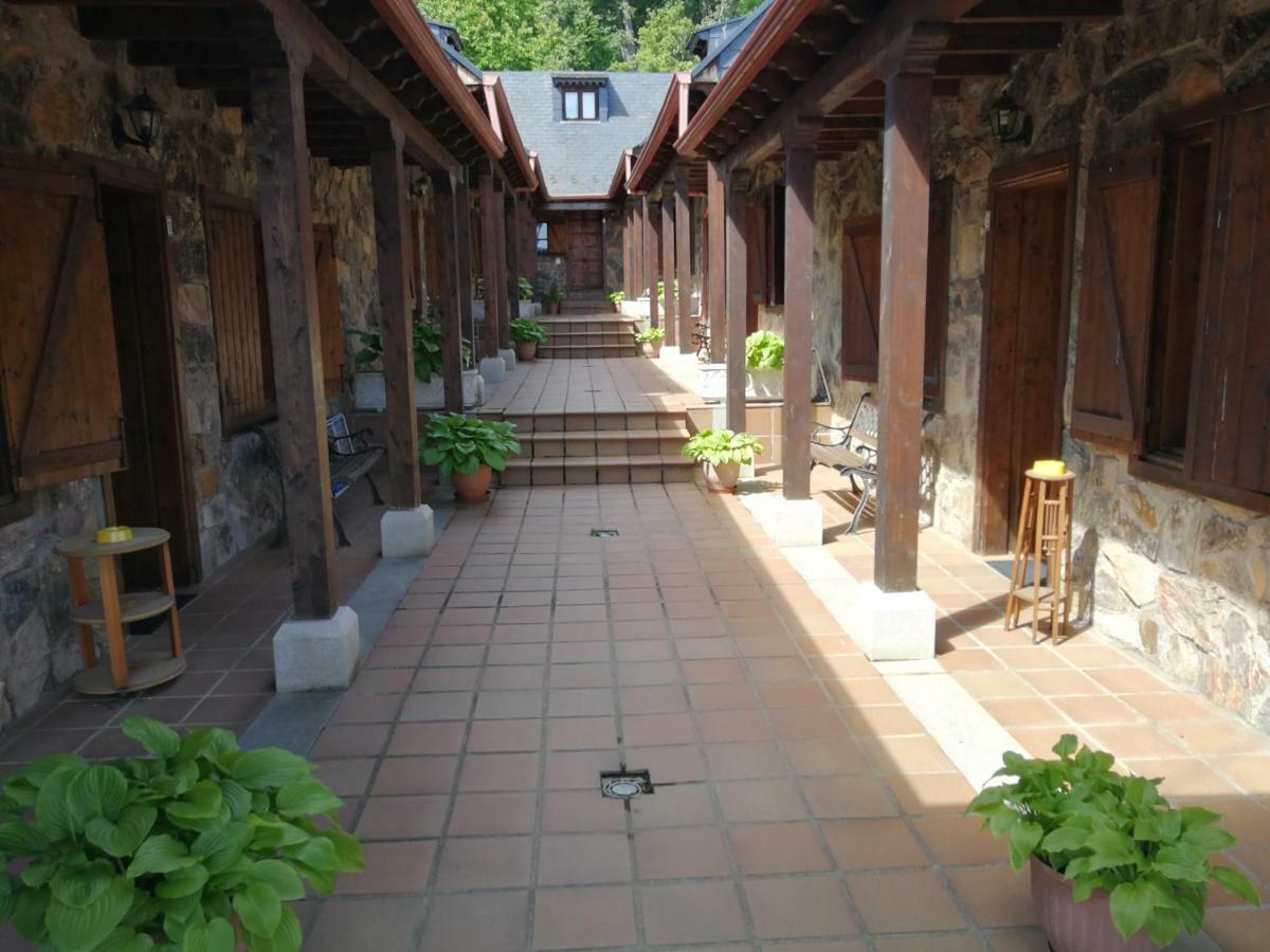 Alojamientos Rurales El Fontano Galende ภายนอก รูปภาพ